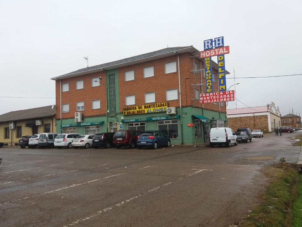 Hostal Restaurante Delfín - fachada de la empresa
