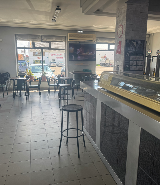 Hostal Restaurante Delfín - barra del bar Delfín