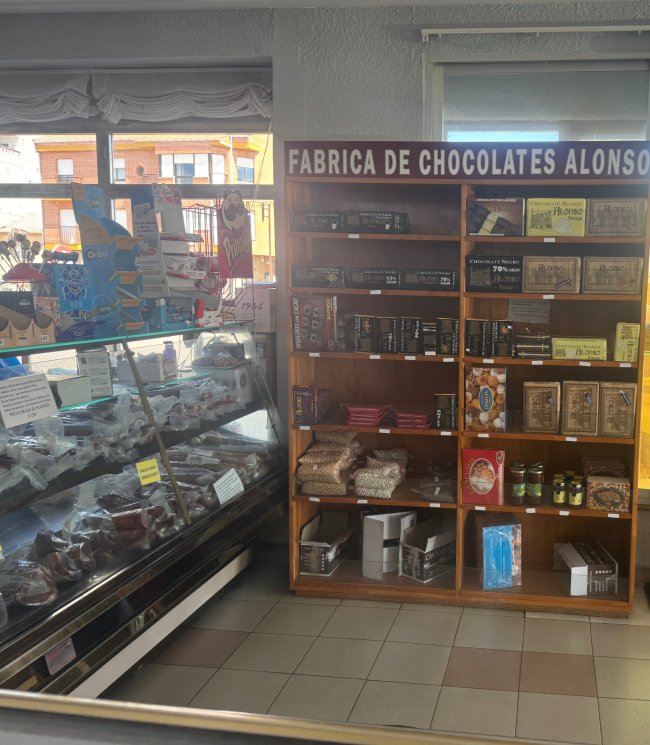 Hostal Restaurante Delfín - productos fabricas de chocolate Alonso