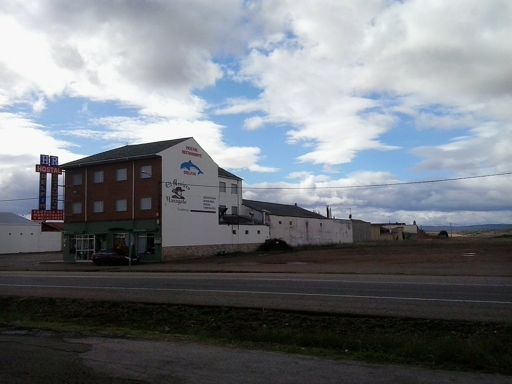 Hostal Restaurante Delfín circular - Hostal en Astorga